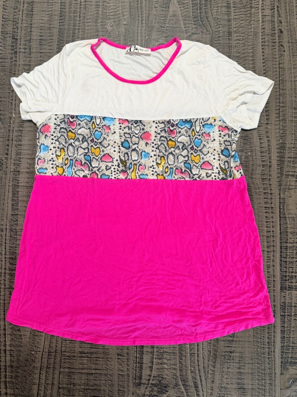 Mai Soli Scoop Neck Tee in White with Hot Pink Trim